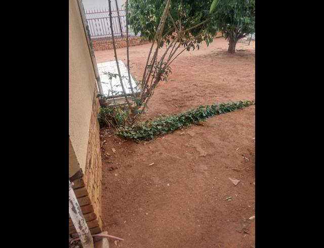 2 BEDROOM HOUSE FOR SALE IN TLHABANE WEST